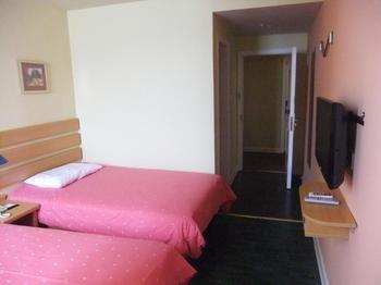 Home Inn Hotel Шаньтоу Екстер'єр фото